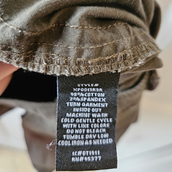 Sanctuary Olive Cropped Cargo Pants - Picture 6 of 6